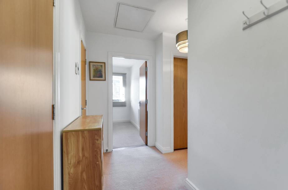 Entrance Hallway (3).jpg