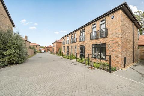 4 bedroom semi-detached house to rent, Tyler Walk, Canterbury, CT1