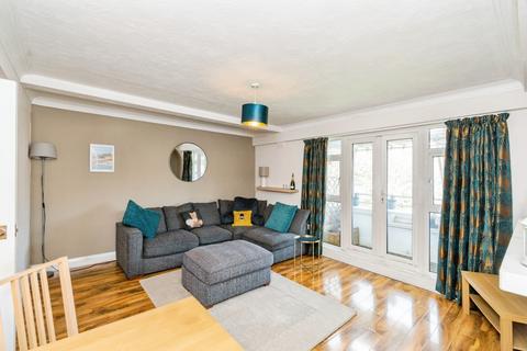 2 bedroom flat for sale, Hill Lane, Southampton, Hampshire, SO15