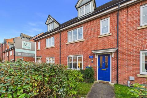 4 bedroom terraced house for sale, Rylands Drive, Warrington, WA2