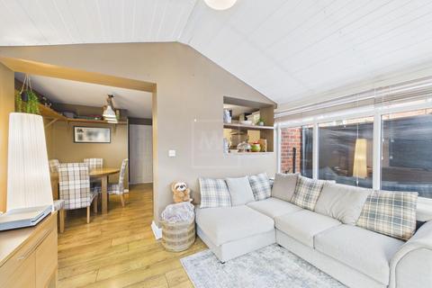 4 bedroom terraced house for sale, Rylands Drive, Warrington, WA2