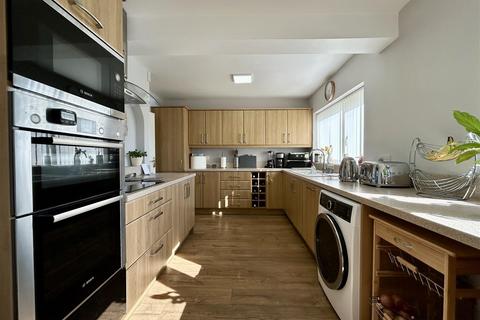 3 bedroom semi-detached house for sale, Whittingham Road, Halesowen