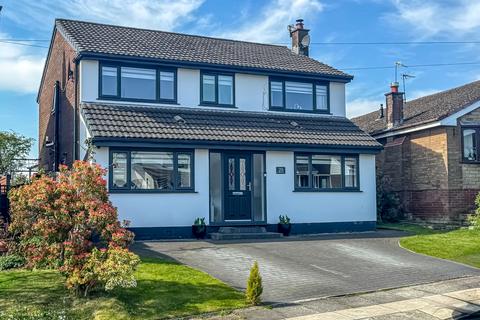4 bedroom detached house for sale, Freckleton Drive, Bury BL8