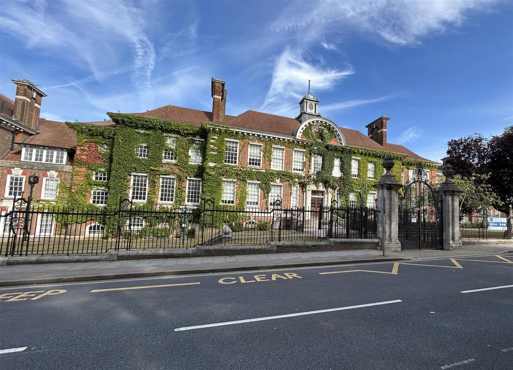 Ravensbourne School