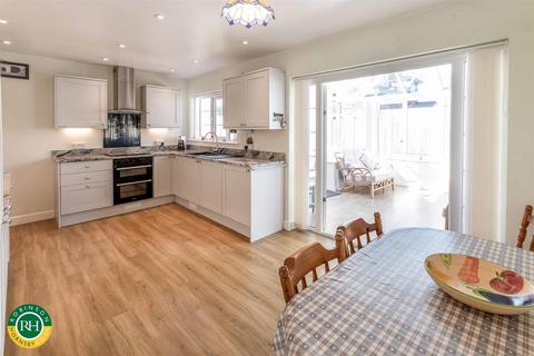 3 bedroom bungalow for sale, Wong Lane, Tickhill, Doncaster
