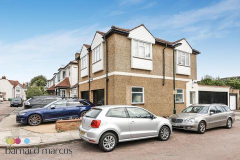 2 bedroom apartment to rent, Wayside, East Sheen, London