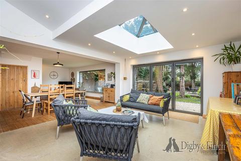 3 bedroom detached house for sale, Yew Tree Close, Radcliffe-On-Trent, Nottingham