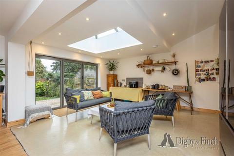3 bedroom detached house for sale, Yew Tree Close, Radcliffe-On-Trent, Nottingham