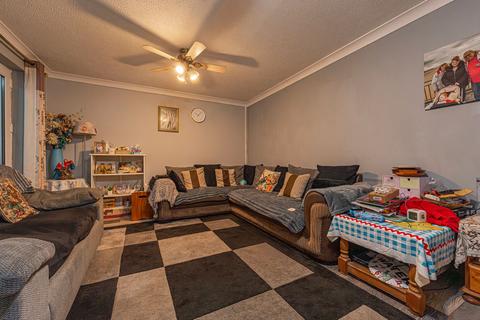 3 bedroom semi-detached house for sale, Laurel Close, Undy, NP26