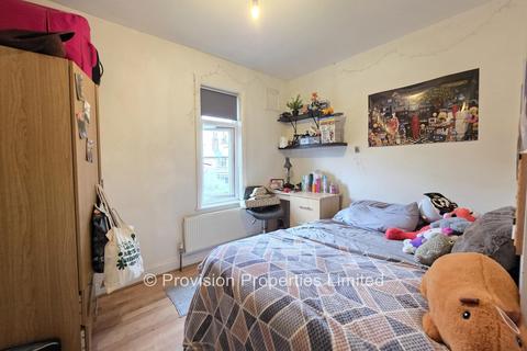 undefined, Headingley Crescent, Headingley LS6