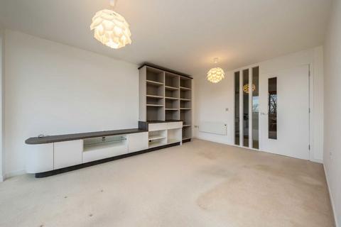 2 bedroom flat to rent, Portsmouth Road, Kingston Upon Thames KT1