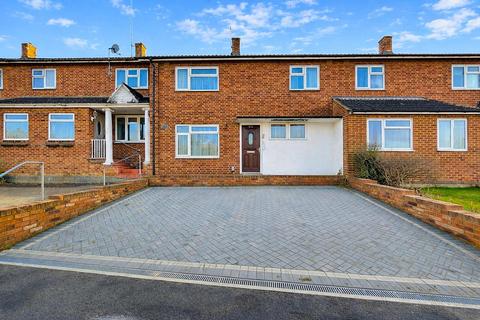 3 bedroom terraced house to rent, Barnacres Road, Hemel Hempstead HP3