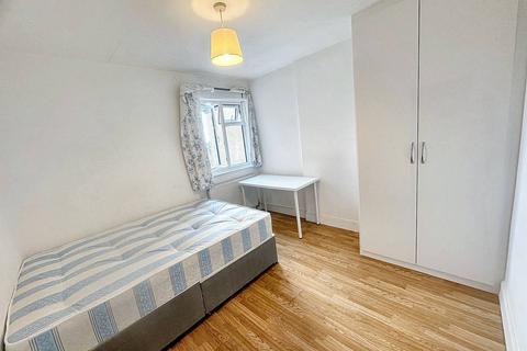 undefined, Kenton Road, Harrow HA3