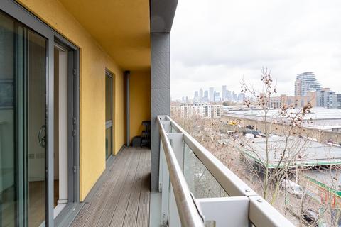 undefined, Crowder Street, Aldgate East E1
