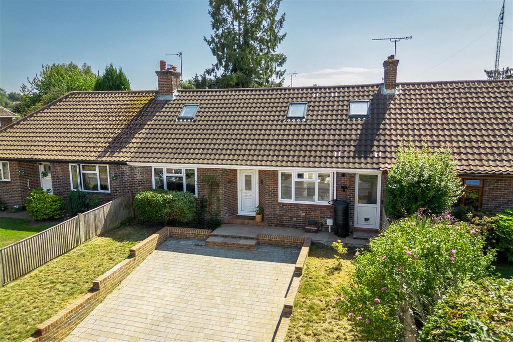 4 Hanbury Lane-1.jpg