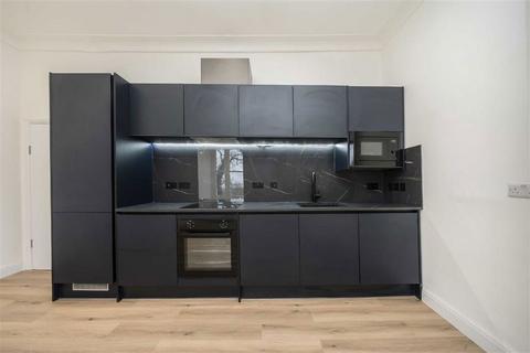 3 bedroom flat to rent, Pemberton Gardens, London N19