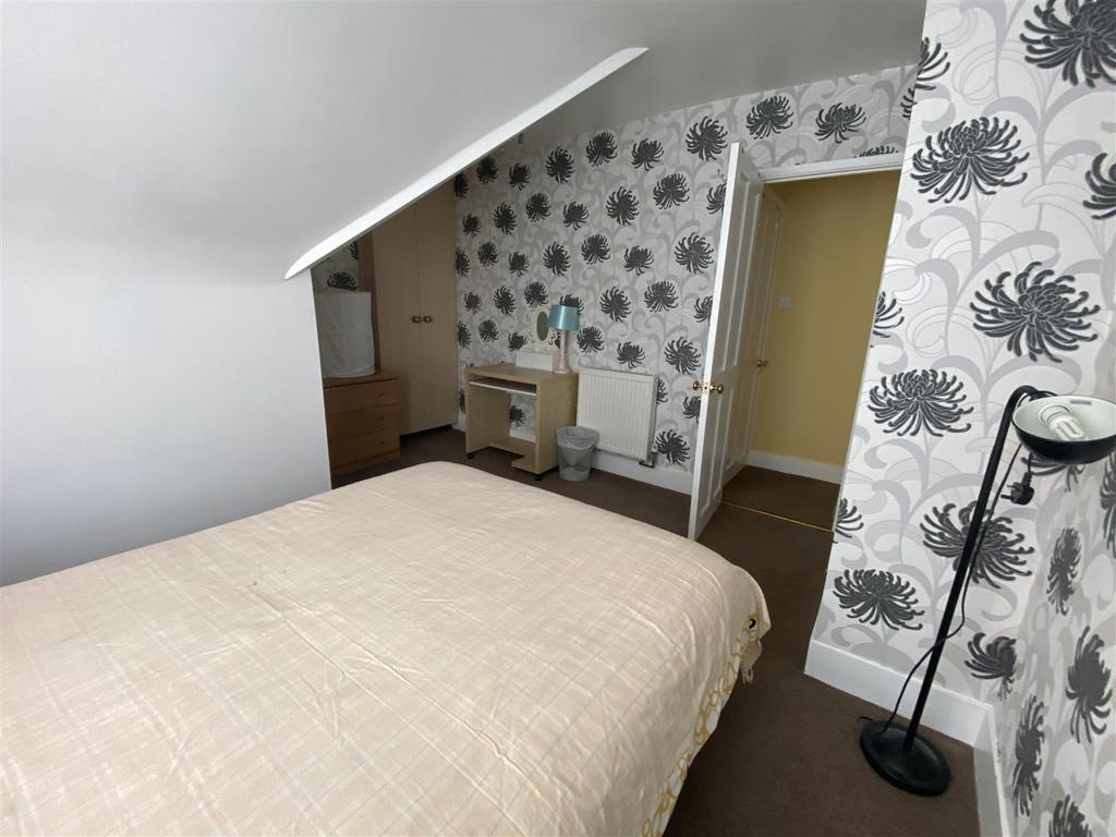 Bedroom to Rear