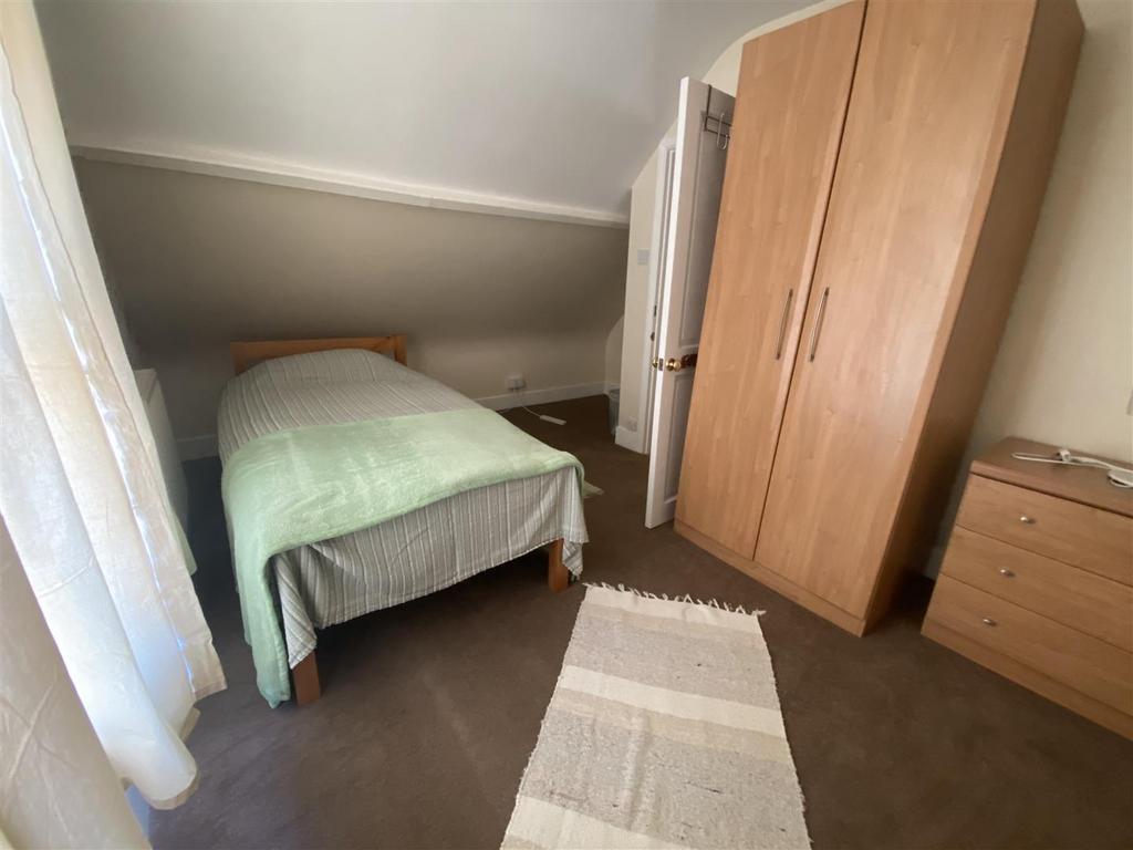 Bedroom to Front