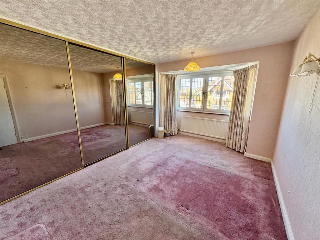 Bedroom 1.jpg