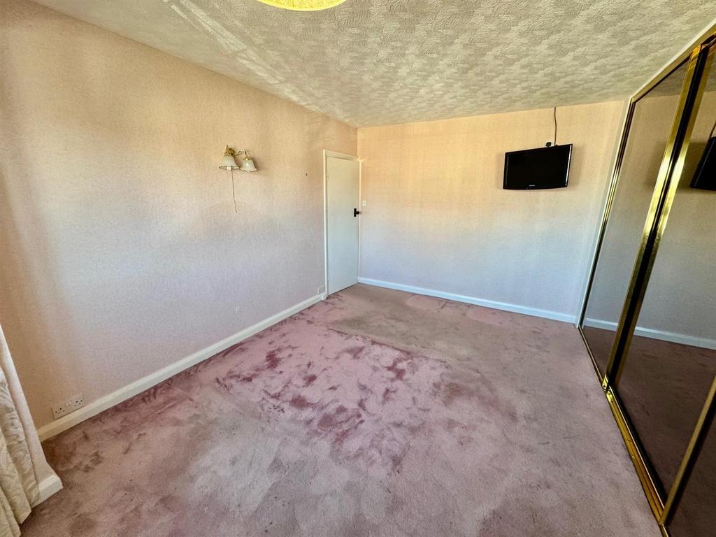 Bedroom 1c.jpg