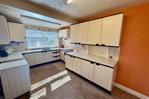 3 bedroom semi-detached house for sale, The Close, Scarborough