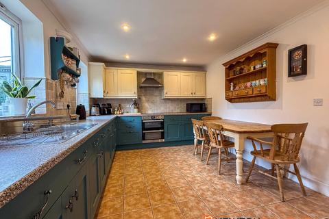 5 bedroom detached house for sale, Bells Court, 1 LN5