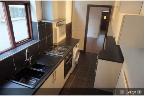 3 bedroom terraced house to rent, Muriel Road, Leicester, LE3