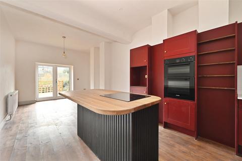 4 bedroom terraced house for sale, Harold Road, Hastings