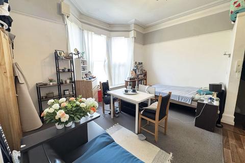 undefined, LEEDS LS6