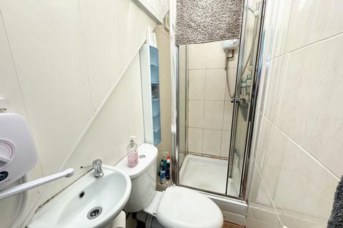 undefined, LEEDS LS6