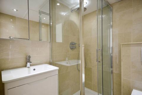 Studio to rent, Fitzjohns Avenue, London NW3