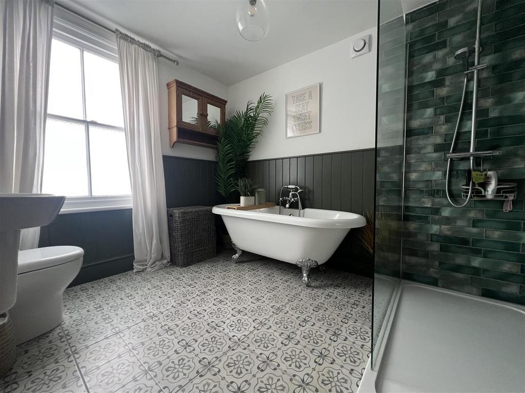 Bathroom.jpeg