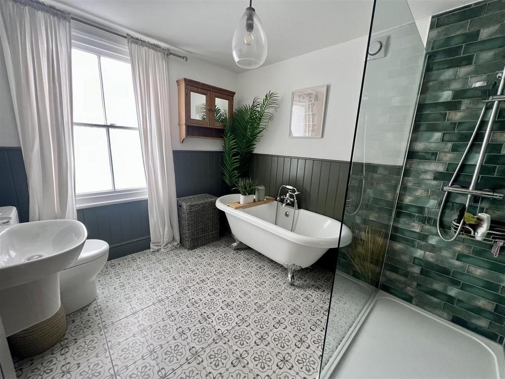 Bathroom.jpeg