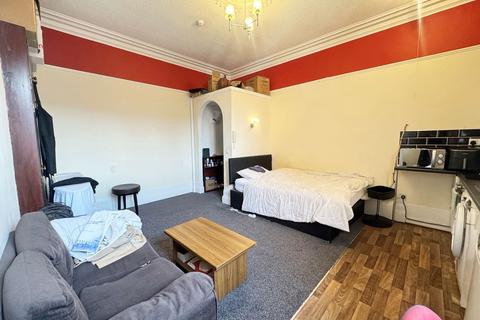 undefined, LEEDS LS6