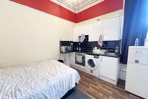 undefined, LEEDS LS6