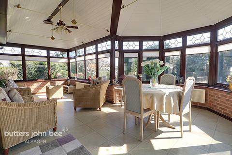 2 bedroom detached bungalow for sale, Wynbank Close, Bignall End