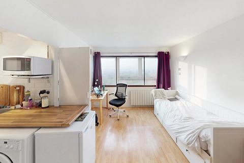 1 bedroom flat for sale, Top Floor Studio Apartment with Stunning Park Views ?  Park House, Finsbury Park