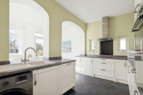 undefined, Kingsknowe Avenue, Edinburgh, EH14