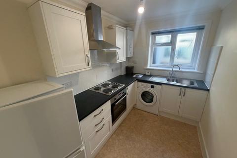 undefined, Manor Road, Bournemouth. One Double Bedroom, Third Floor Flat Available Now