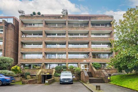 2 bedroom flat to rent, Portsmouth Road, Kingston Upon Thames KT1