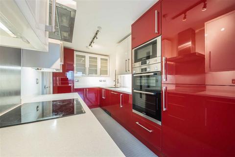 2 bedroom flat to rent, Portsmouth Road, Kingston Upon Thames KT1
