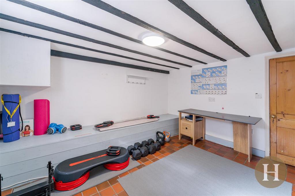 Hadleigh Estate Agents-2.jpg