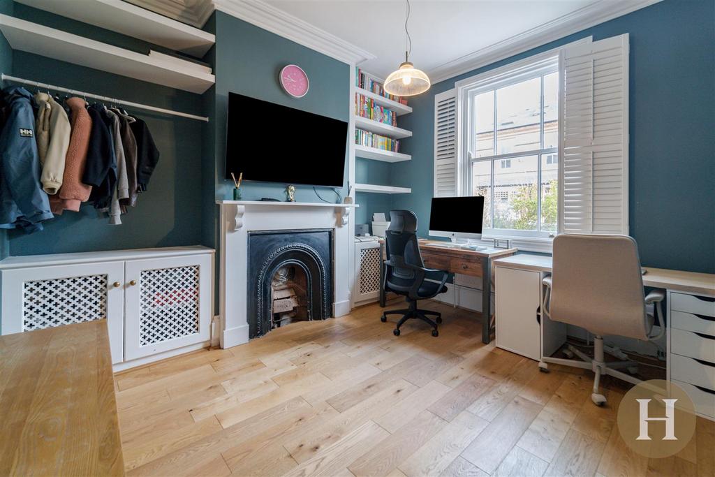 Hadleigh Estate Agents-31.jpg