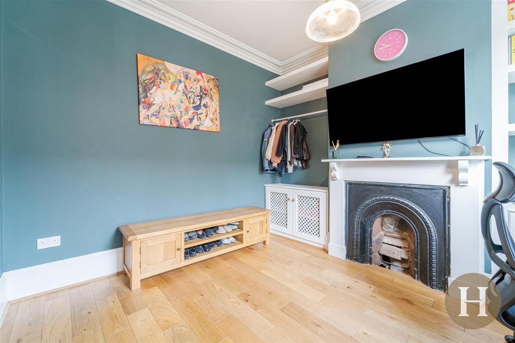 Hadleigh Estate Agents-32.jpg