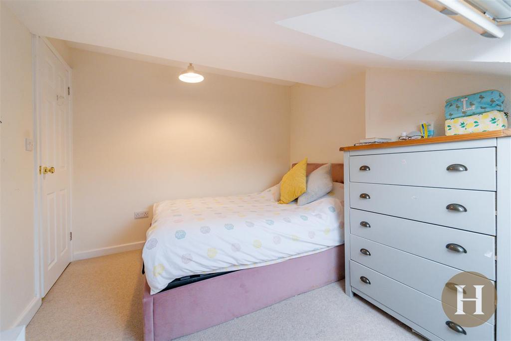 Hadleigh Estate Agents-48.jpg