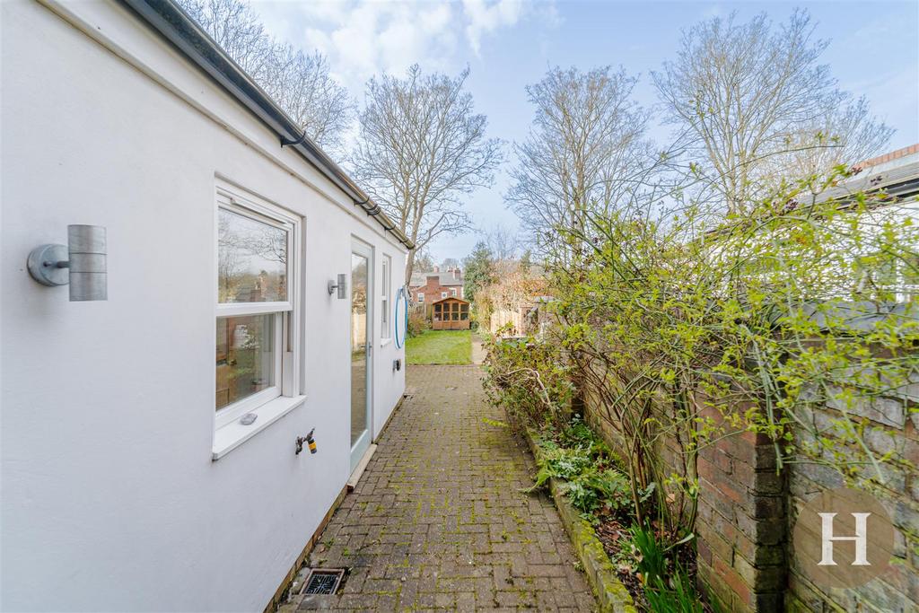 Hadleigh Estate Agents-6.jpg