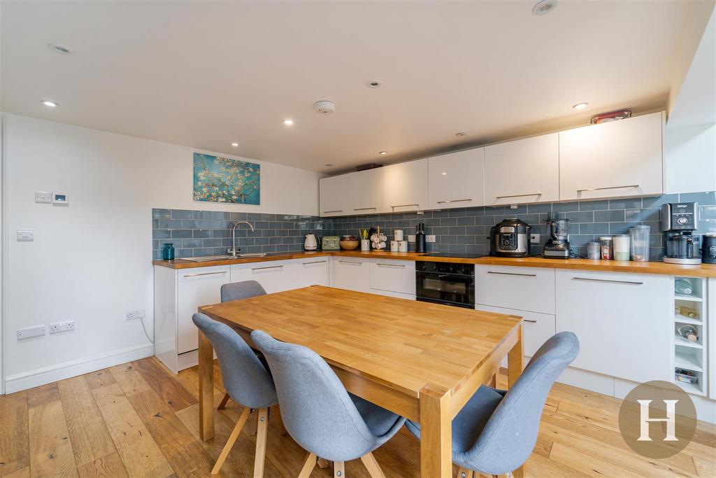 Hadleigh Estate Agents-21.jpg