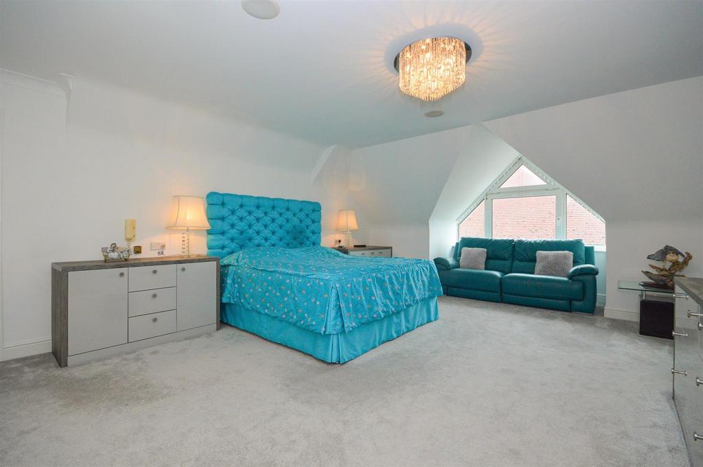 Main Bed 11.jpg