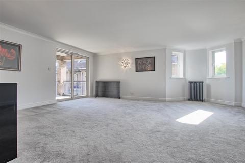 3 bedroom flat to rent, The Eights Marina, Mariners Way, Cambridge