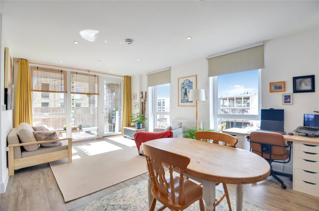 Sitting/Dining Room